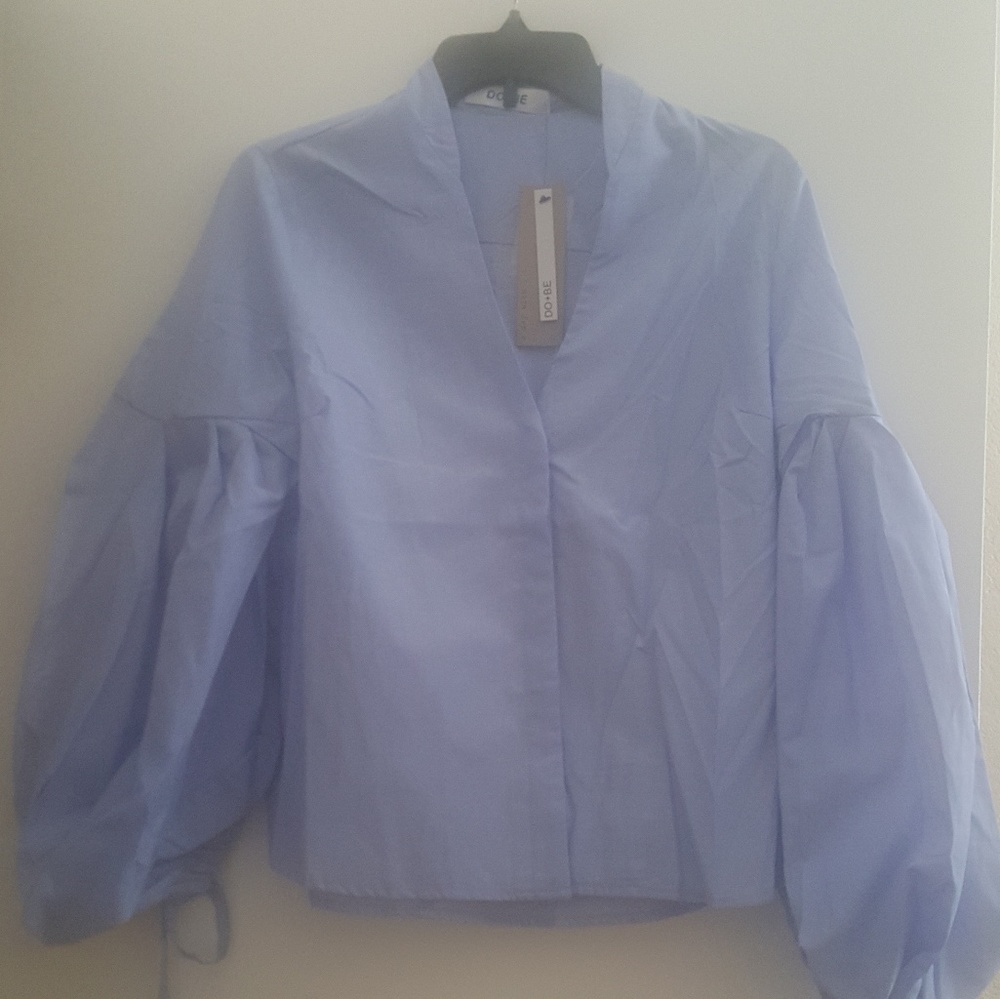 Puffy sleeve blouse